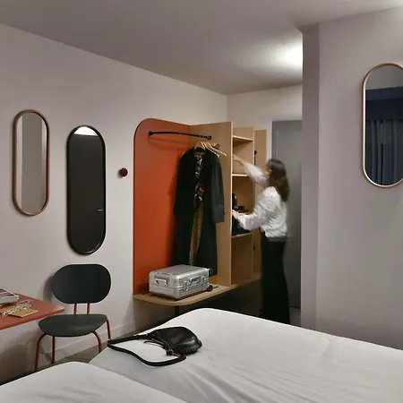 Aero44 Hotel Charleroi Airport-3